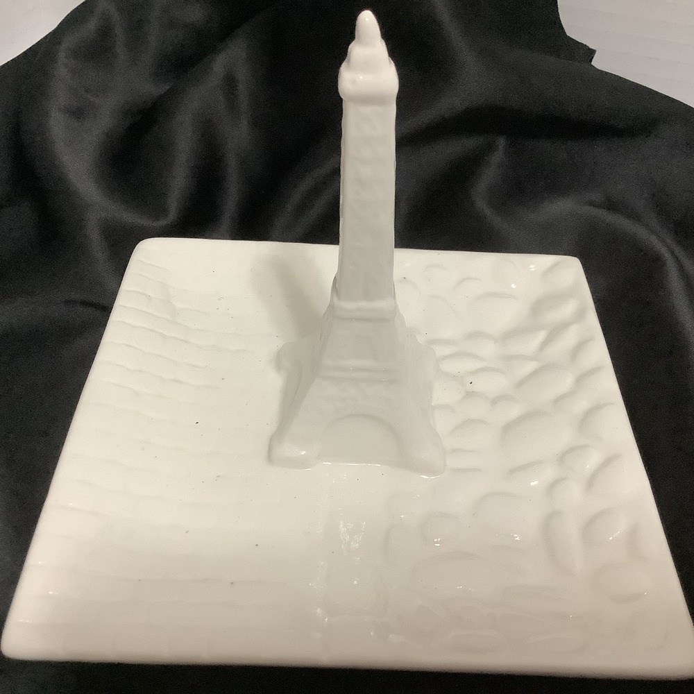 2016 Studio Frivolite White Metal Trinket Tray Eiffel‎ Tower 5"x5"x4"